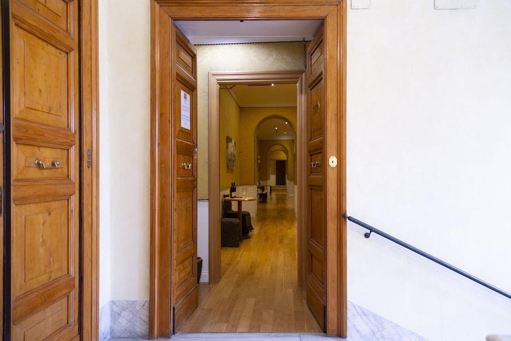 Affittacamere Ih Piazza Di Spagna View - Luxury 3*