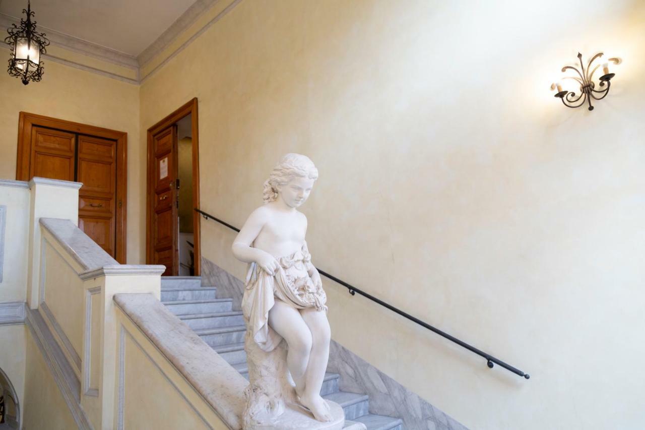 Affittacamere Ih Piazza Di Spagna View - Luxury 3*