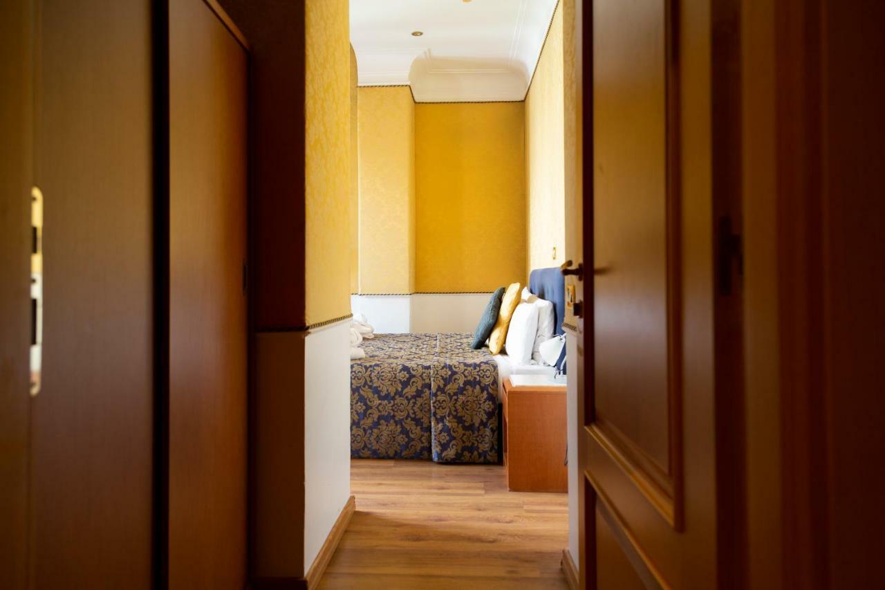 Ih Piazza Di Spagna View - Luxury 3* Rom